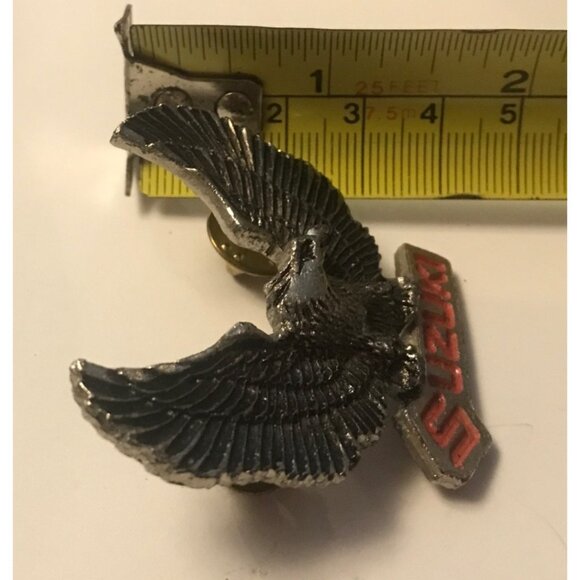Vintage Suzuki Eagle Pin Badge 2" - Picture 3 of 3